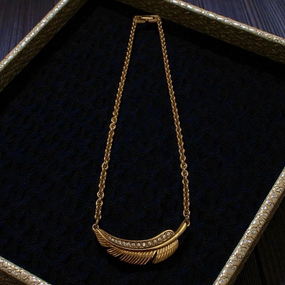 Vintage GIVENCHY Paris Luxury Designer Elegant Gold Tone Feather Choker Necklace - Picture 6 of 7